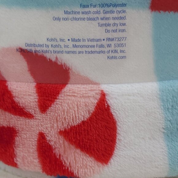 The Big One Oversized Plush Throw Blanket 5'x6' Candy Pattern Faux Fur Holiday - Picture 4 of 8